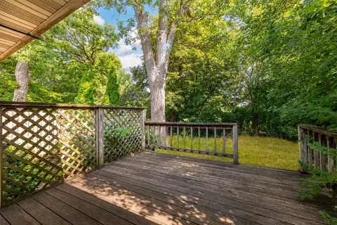 Exterior - 2516 Red Oak Trl, Crest Hill, IL 60403 photo 2 of 3