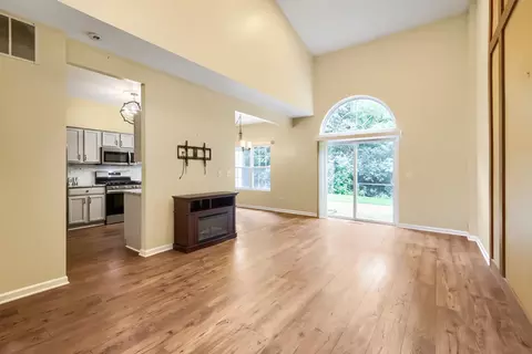 Living - 4157 Oak Tree Ln, Plainfield, IL 60586 photo 2 of 3