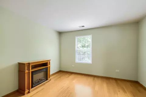 Living - 4157 Oak Tree Ln, Plainfield, IL 60586 photo 3 of 3