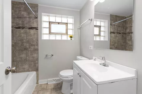 Bath - 1402 E 76th St, Chicago, IL 60619 photo 1 of 2