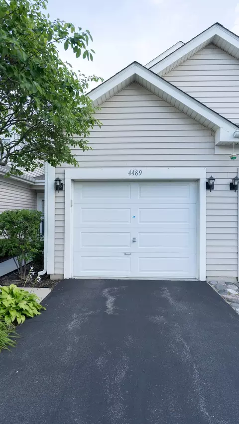 4489 W Brownstone Way #4489, Waukegan, IL 60085