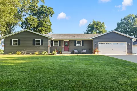 105 N Park Ave, Geneseo, IL 61254