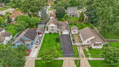 View/Area - 122 S Edison Ave, Elgin, IL 60123 photo 2 of 11
