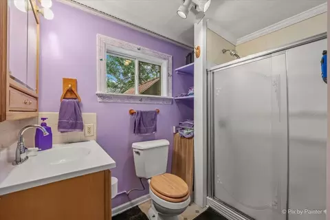 Bath - 122 S Edison Ave, Elgin, IL 60123 photo 1 of 2