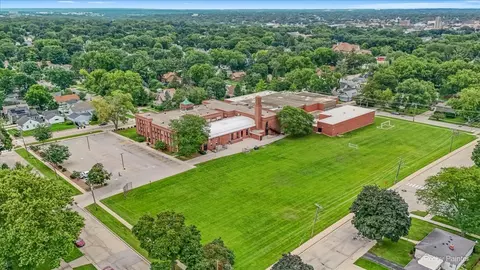 View/Area - 122 S Edison Ave, Elgin, IL 60123 photo 6 of 11