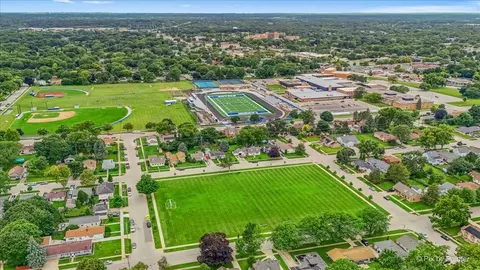 View/Area - 122 S Edison Ave, Elgin, IL 60123 photo 4 of 11