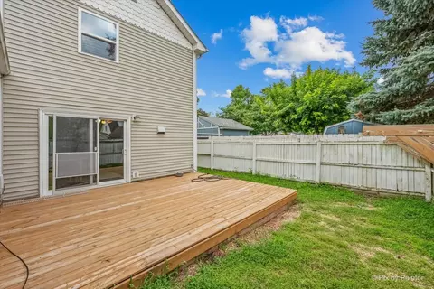 Exterior - 122 S Edison Ave, Elgin, IL 60123 photo 5 of 7
