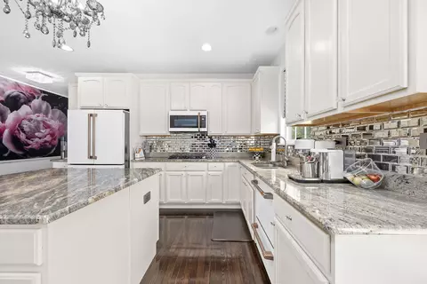 Kitchen - 2297 Deerpath Rd, Bolingbrook, IL 60490 photo 2 of 2