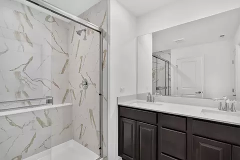 Bath - 519 Red Oak Cir, Volo, IL 60020 photo 1 of 2