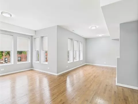 Living - 1729 E 67th St #2E, Chicago, IL 60649 photo 2 of 5