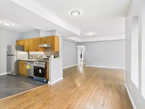 Living - 1729 E 67th St #2E, Chicago, IL 60649 photo 5 of 5