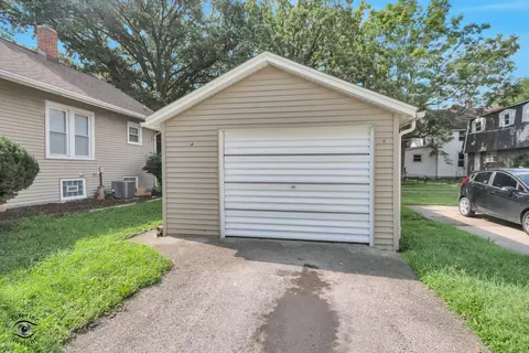 Exterior - 850 E Bourbonnais St, Kankakee, IL 60901 photo 3 of 3