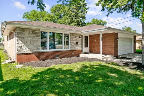 936 E 170th St, South Holland, IL 60473