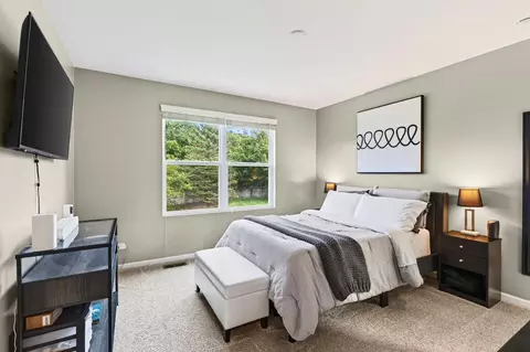 Bedroom - 4342 Rudyard Kipling Rd, Elgin, IL 60124 photo 5 of 6