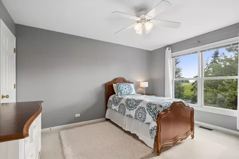 Bedroom - 1250 Tunbridge Trl, Algonquin, IL 60102 photo 2 of 4