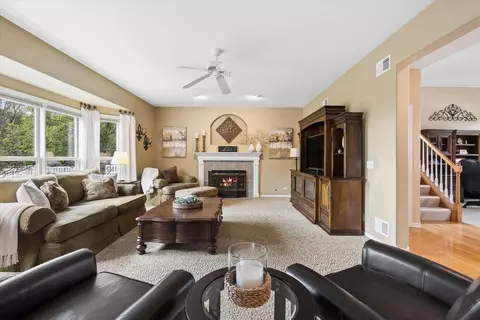 Living - 1250 Tunbridge Trl, Algonquin, IL 60102 photo 1 of 2