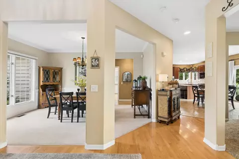 Entry Way - 1250 Tunbridge Trl, Algonquin, IL 60102 photo 3 of 6