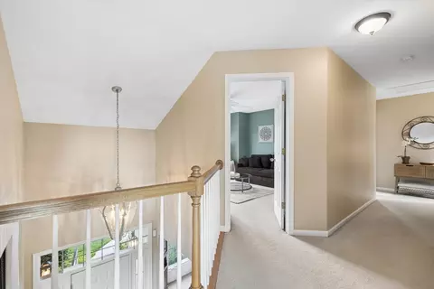 Entry Way - 1250 Tunbridge Trl, Algonquin, IL 60102 photo 5 of 6
