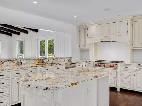 Kitchen - 5 Norris Dr, Burr Ridge, IL 60527 photo 5 of 5
