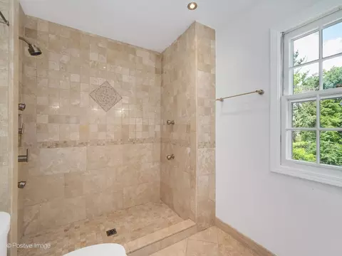 Bath - 5 Norris Dr, Burr Ridge, IL 60527 photo 3 of 5