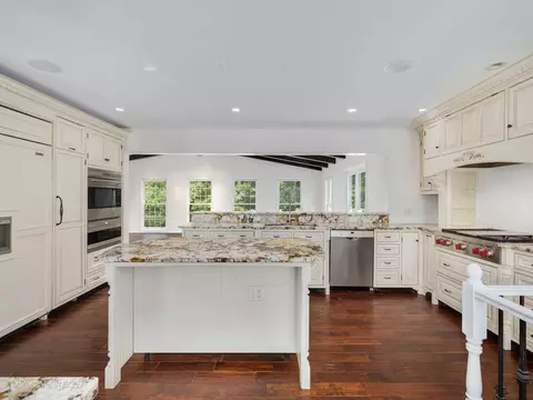 Kitchen - 5 Norris Dr, Burr Ridge, IL 60527 photo 2 of 5