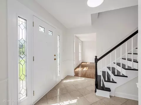 Entry Way - 5 Norris Dr, Burr Ridge, IL 60527 photo 1 of 2