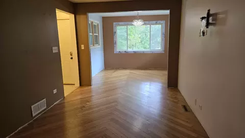 Living - 28575 W Valley Rd, Ingleside, IL 60041 photo 1 of 2