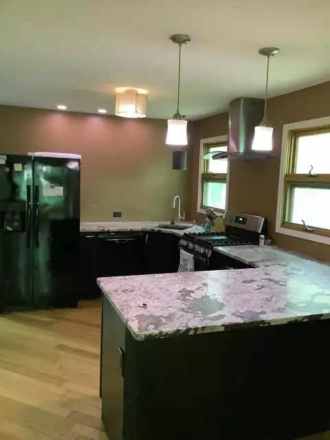 Kitchen - 28575 W Valley Rd, Ingleside, IL 60041 photo 3 of 4
