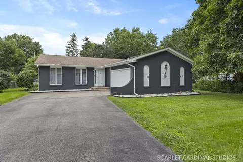 393 Orion Rd, Batavia, IL 60510