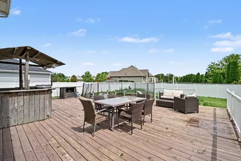 Exterior - 487 Locust Ln, Peotone, IL 60468 photo 6 of 8