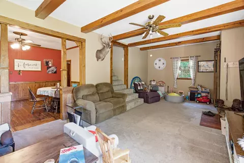 Living - 14264 Mustang Rd, Marion, IL 62959 photo 2 of 2