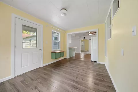 Entry Way - 10464 Two Mile Rd, Thomson, IL 61285 photo 3 of 3