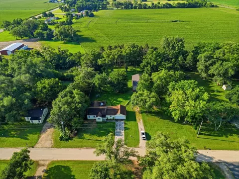 View/Area - 10464 Two Mile Rd, Thomson, IL 61285 photo 2 of 4