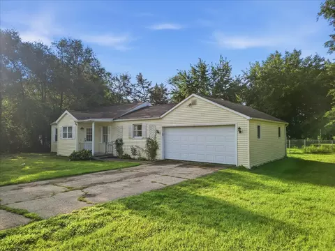 Exterior - 10464 Two Mile Rd, Thomson, IL 61285 photo 2 of 6