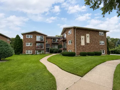 5629 6th Ave #1B, Countryside, IL 60525