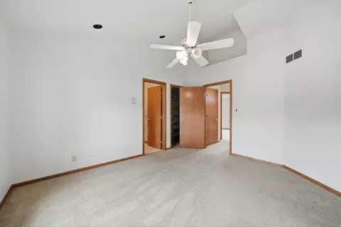 Bedroom - 1522 Coventry Ln, Munster, IN 46321 photo 4 of 6