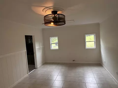 Bedroom - 380 Golf Course Rd, Eldorado, IL 62930 photo 1 of 4
