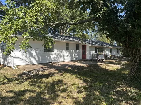 Exterior - 380 Golf Course Rd, Eldorado, IL 62930 photo 8 of 9