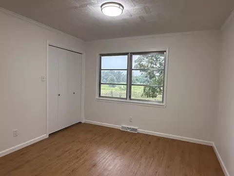 Bedroom - 380 Golf Course Rd, Eldorado, IL 62930 photo 2 of 4