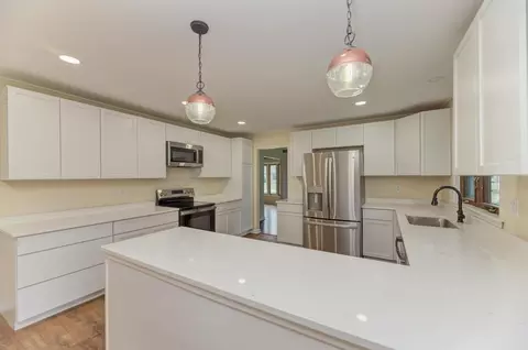Kitchen - 210 S Small Ave, Kankakee, IL 60901 photo 3 of 4