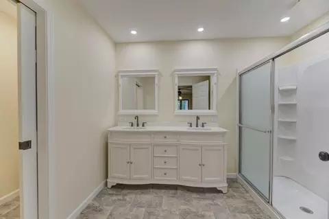 Bath - 210 S Small Ave, Kankakee, IL 60901 photo 3 of 4