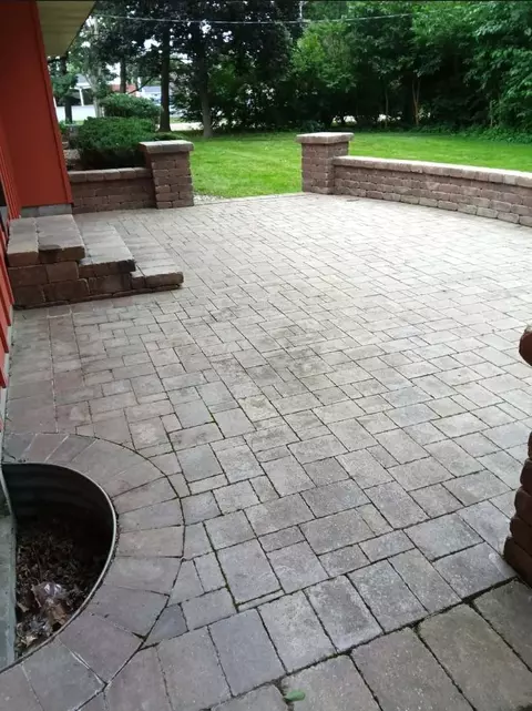 Exterior - 210 S Small Ave, Kankakee, IL 60901 photo 4 of 7