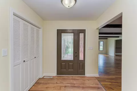 Entry Way - 210 S Small Ave, Kankakee, IL 60901 photo 2 of 3