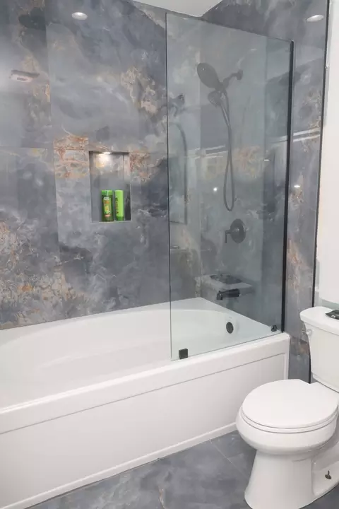 Bath - Undisclosed, Chicago, IL 60643 photo 1 of 5