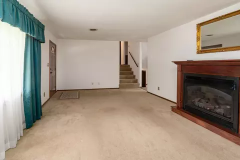 Living - 701 N 29th St, Herrin, IL 62948 photo 2 of 2