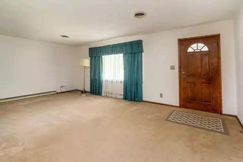 Living - 701 N 29th St, Herrin, IL 62948 photo 1 of 2