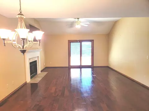Living - 1509 Fort Jesse Rd #20, Normal, IL 61761 photo 1 of 5