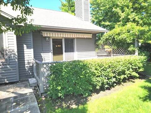 Exterior - 1509 Fort Jesse Rd #20, Normal, IL 61761 photo 12 of 17