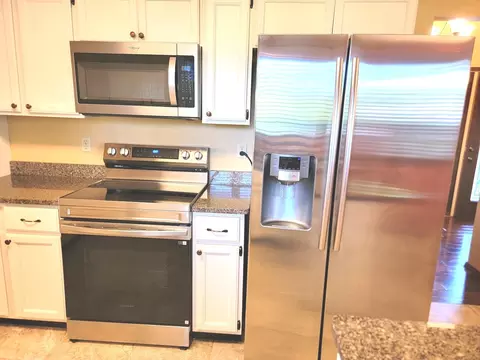 Kitchen - 1509 Fort Jesse Rd #20, Normal, IL 61761 photo 2 of 5