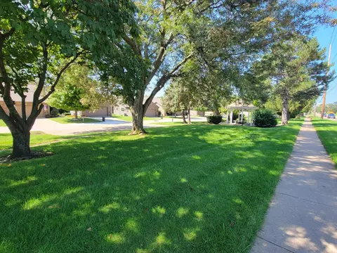 Exterior - 1509 Fort Jesse Rd #20, Normal, IL 61761 photo 15 of 17
